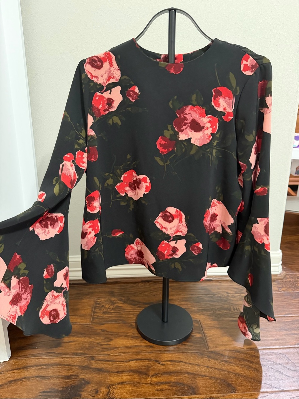 Carmen Marc Valvo Black Blouse with Red & Pink Floral Print - Picture 1 of 8